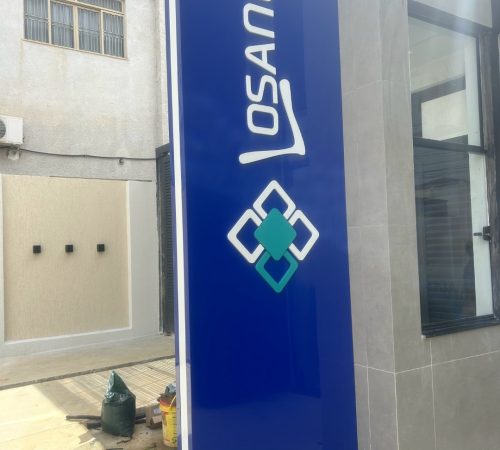 fachada acm losango